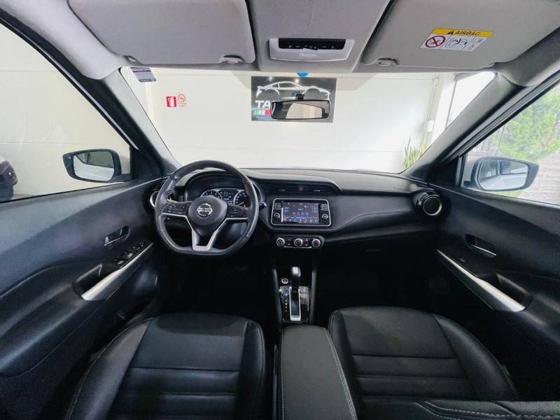 NISSAN - KICKS - 2020/2021 - Branca - R$ 96.990,00