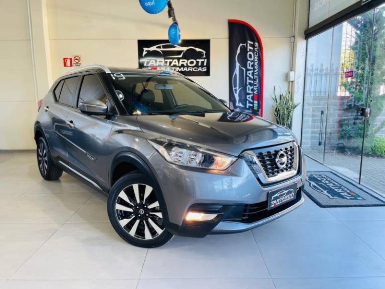 NISSAN - KICKS - 2018/2019 - Cinza - R$ 87.990,00