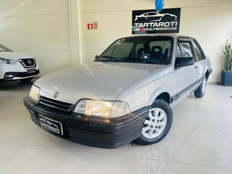 CHEVROLET - MONZA - 1991/1992 - Prata - R$ 17.990,00