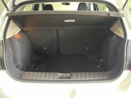 CHEVROLET - ONIX - 2021/2022 - Branca - R$ 78.990,00