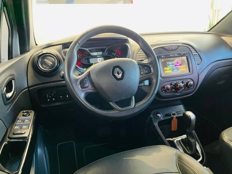 RENAULT - CAPTUR - 2020/2021 - Prata - R$ 81.990,00