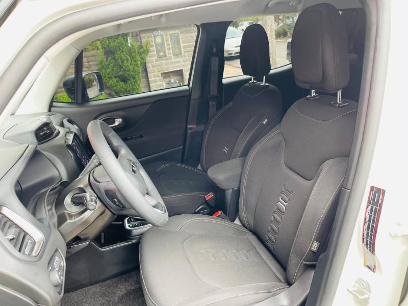 JEEP - RENEGADE - 2024/2025 - Branca - R$ 121.990,00