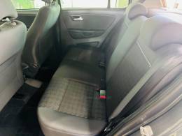 VOLKSWAGEN - FOX - 2015/2016 - Prata - R$ 52.990,00