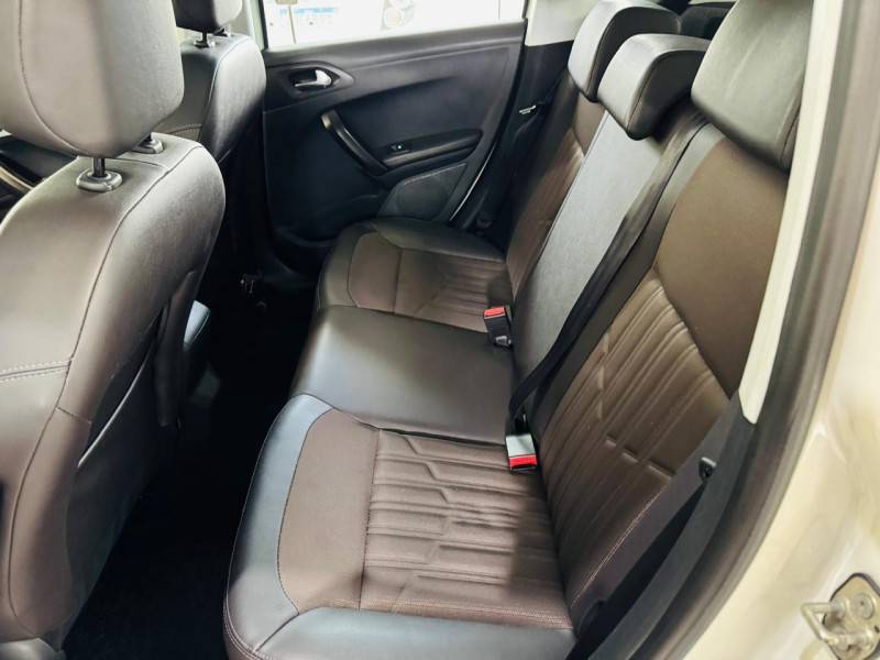 PEUGEOT - 2008 - 2015/2016 - Branca - R$ 59.990,00