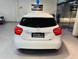MERCEDES-BENZ - A 200 - 2015/2015 - Branca - R$ 93.990,00