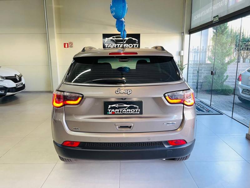 JEEP - COMPASS - 2016/2017 - Cinza - R$ 90.990,00