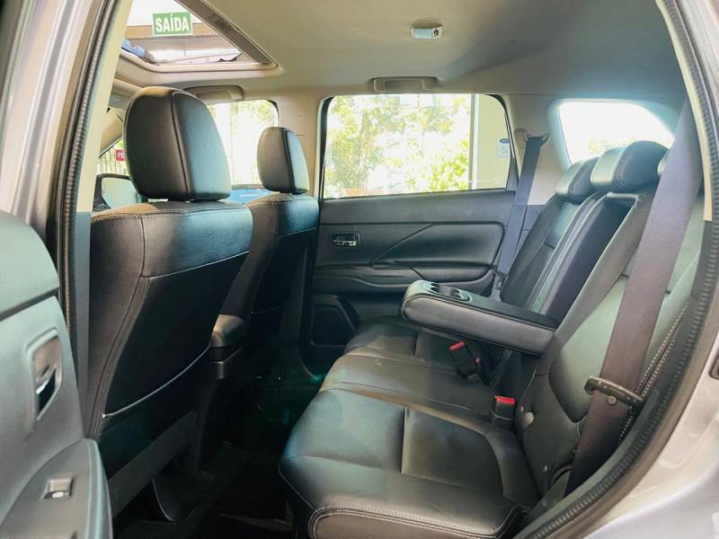 MITSUBISHI - OUTLANDER - 2017/2018 - Cinza - R$ 128.990,00