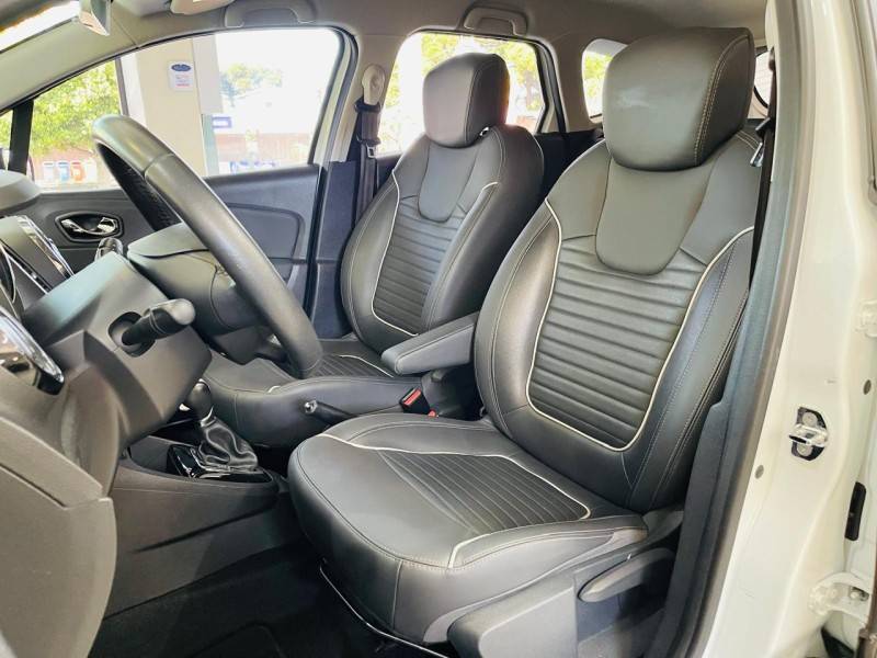 RENAULT - CAPTUR - 2017/2018 - Branca - R$ 76.990,00