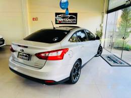 FORD - FOCUS - 2014/2014 - Prata - R$ 59.990,00