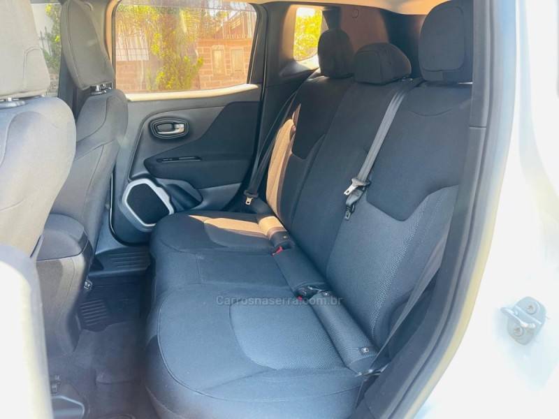 JEEP - RENEGADE - 2018/2019 - Branca - R$ 75.990,00