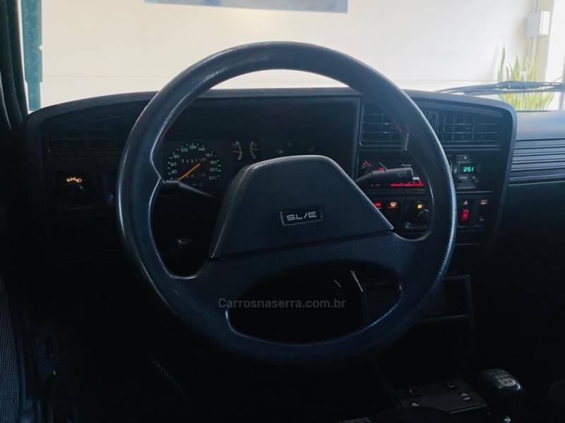 CHEVROLET - MONZA - 1991/1992 - Prata - R$ 16.990,00