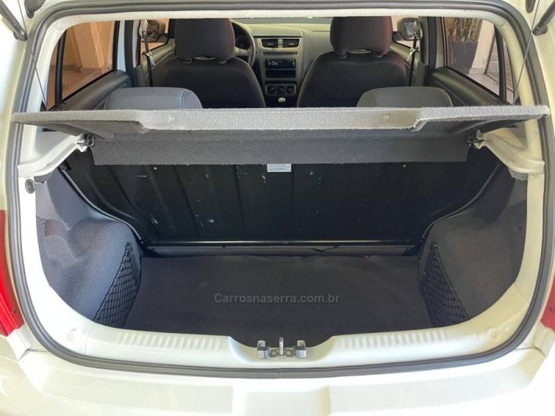 VOLKSWAGEN - FOX - 2014/2014 - Branca - R$ 43.990,00