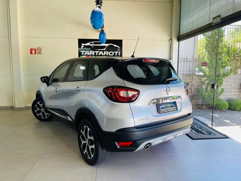 RENAULT - CAPTUR - 2020/2021 - Prata - R$ 81.990,00