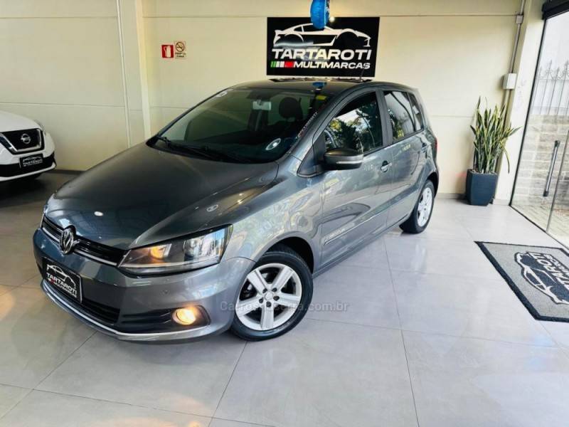 VOLKSWAGEN - FOX - 2015/2016 - Prata - R$ 52.990,00