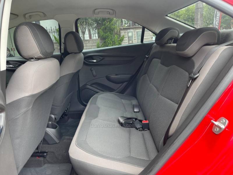 CHEVROLET - PRISMA - 2015/2016 - Vermelha - R$ 57.990,00