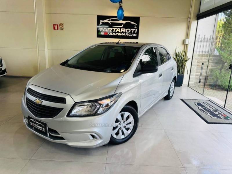 CHEVROLET - ONIX - 2018/2019 - Prata - R$ 54.990,00