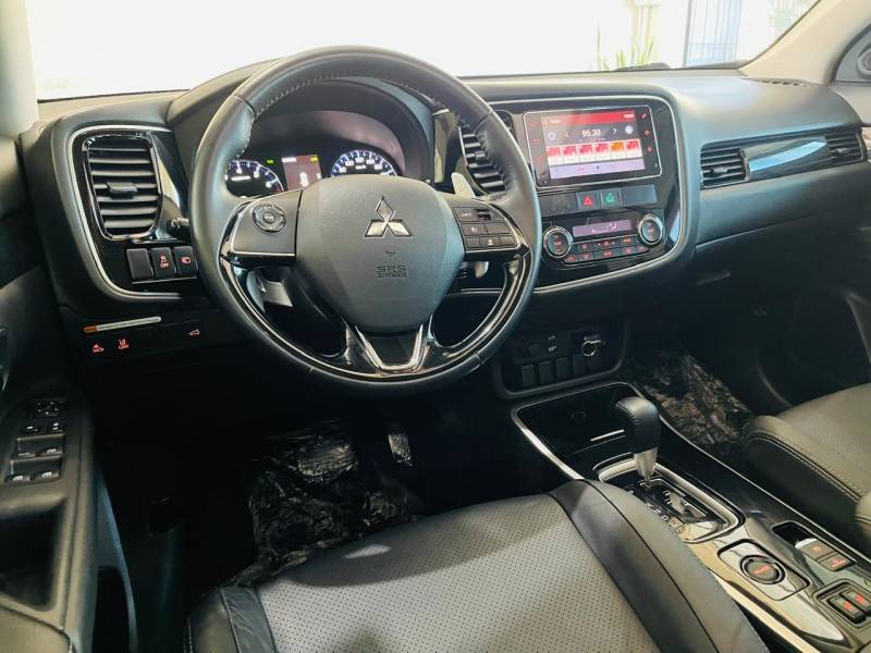 MITSUBISHI - OUTLANDER - 2017/2018 - Cinza - R$ 128.990,00