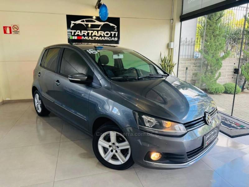 VOLKSWAGEN - FOX - 2015/2016 - Cinza - R$ 49.990,00