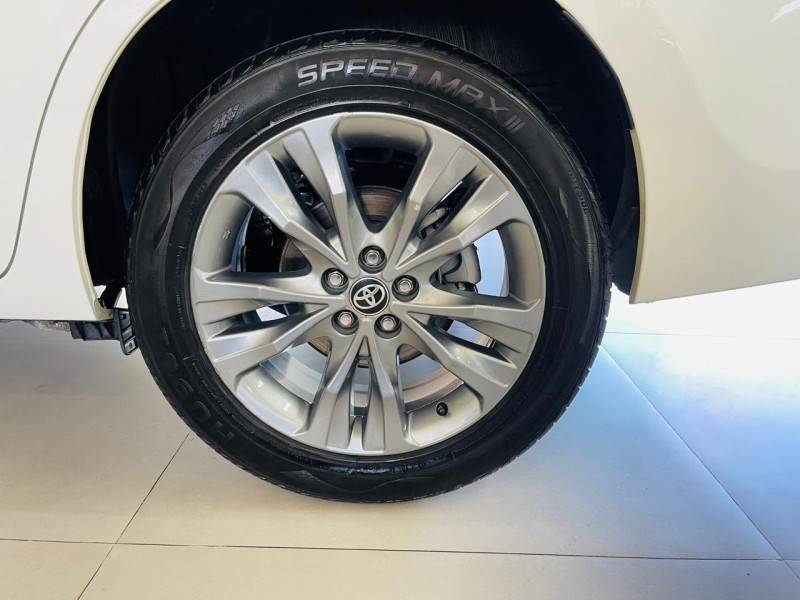 TOYOTA - COROLLA - 2019/2019 - Branca - R$ 108.990,00