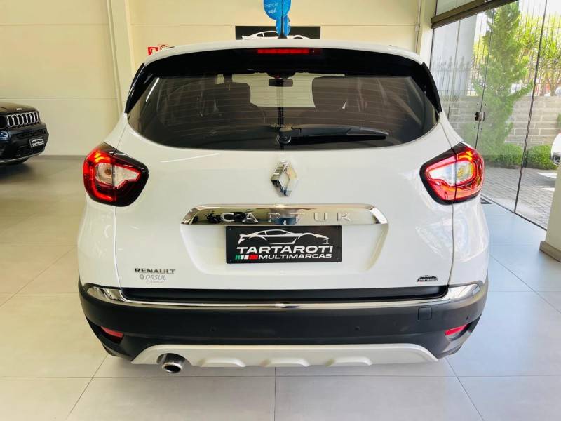 RENAULT - CAPTUR - 2017/2018 - Branca - R$ 76.990,00