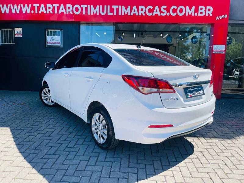 HYUNDAI - HB20S - 2018/2019 - Branca - R$ 65.990,00
