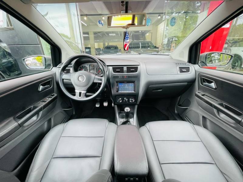 VOLKSWAGEN - SPACE CROSS - 2011/2012 - Azul - R$ 46.990,00