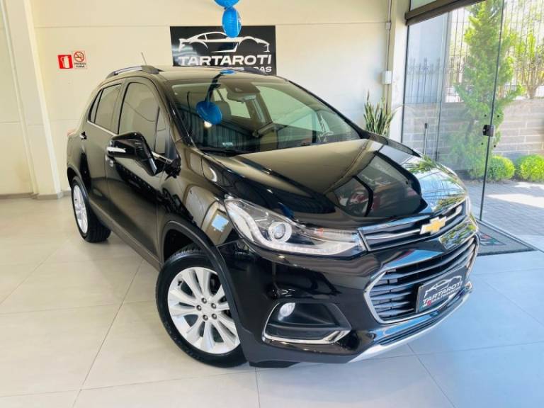 CHEVROLET - TRACKER - 2018/2019 - Preta - R$ 93.990,00