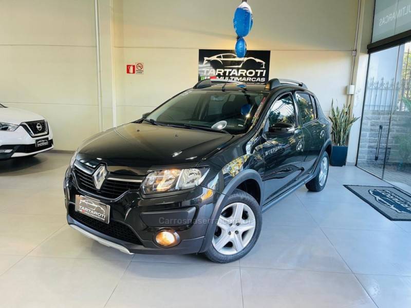 RENAULT - SANDERO - 2018/2019 - Preta - R$ 58.990,00
