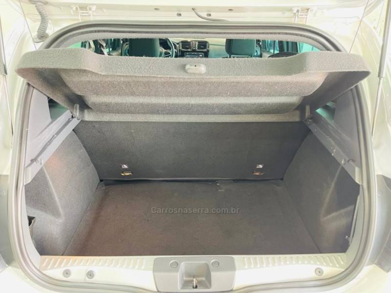 RENAULT - SANDERO - 2021/2022 - Prata - R$ 64.990,00