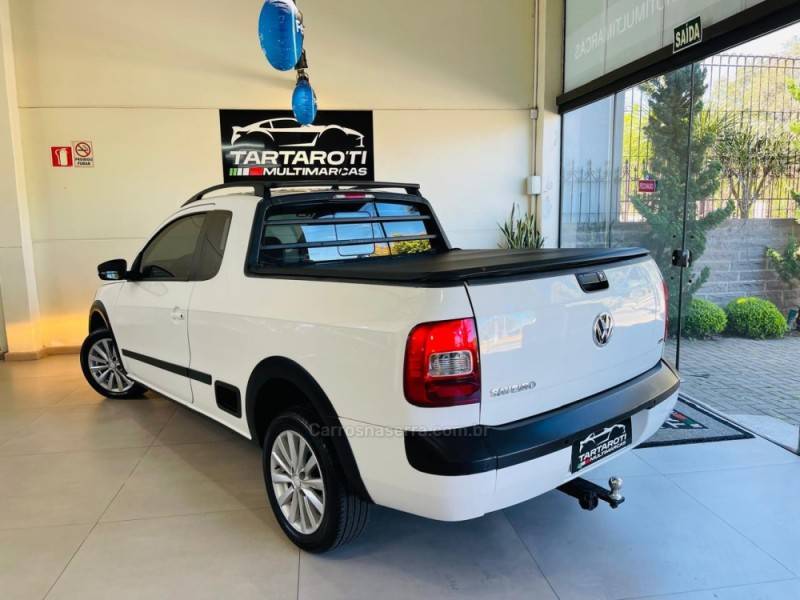VOLKSWAGEN - SAVEIRO - 2015/2016 - Branca - R$ 51.990,00