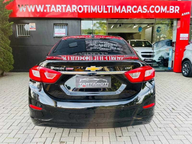 CHEVROLET - CRUZE - 2016/2017 - Preta - R$ 86.990,00