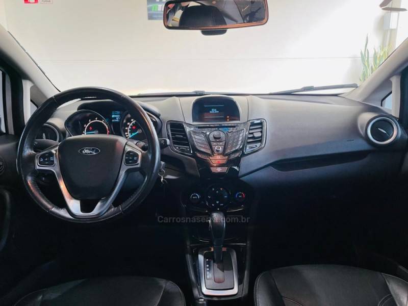FORD - FIESTA - 2014/2015 - Branca - R$ 48.990,00