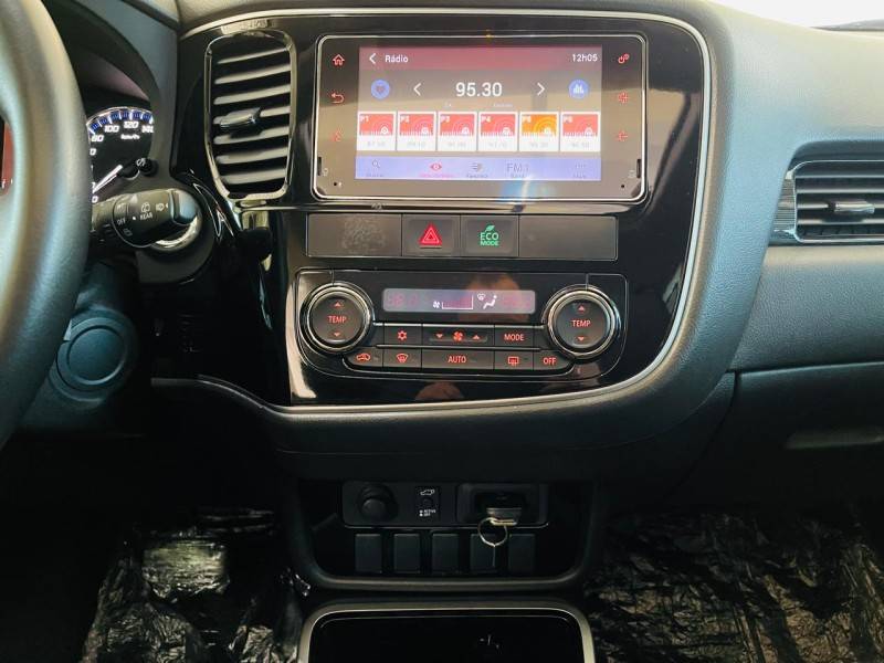 MITSUBISHI - OUTLANDER - 2017/2018 - Cinza - R$ 128.990,00