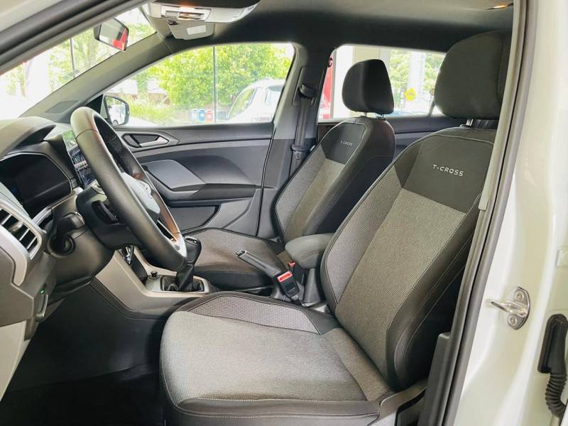 VOLKSWAGEN - T-CROSS - 2024/2025 - Branca - R$ 129.990,00