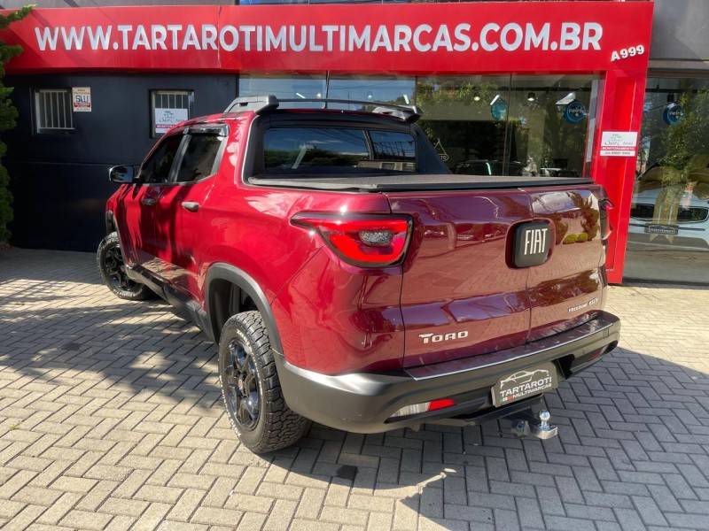 FIAT - TORO - 2017/2018 - Vermelha - R$ 87.990,00