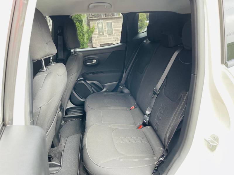 JEEP - RENEGADE - 2024/2025 - Branca - R$ 121.990,00