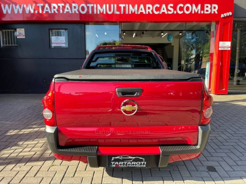 CHEVROLET - MONTANA - 2005/2006 - Vermelha - R$ 38.990,00