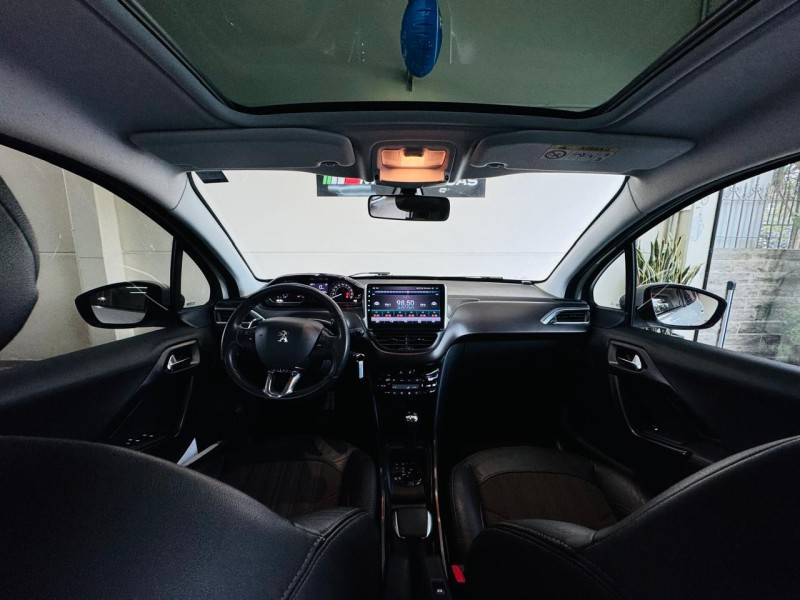 PEUGEOT - 2008 - 2015/2016 - Branca - R$ 59.990,00