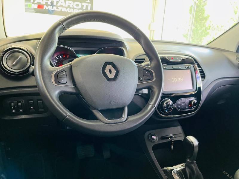 RENAULT - CAPTUR - 2017/2018 - Branca - R$ 76.990,00