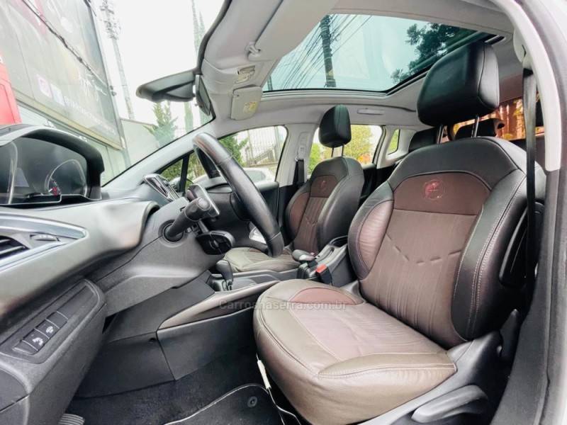 PEUGEOT - 2008 - 2016/2017 - Branca - R$ 61.990,00