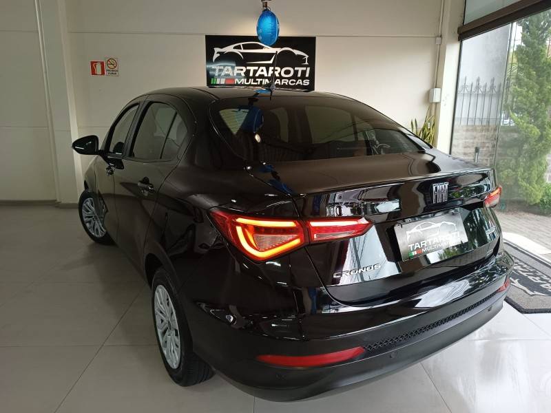 FIAT - CRONOS - 2021/2022 - Preta - R$ 71.990,00