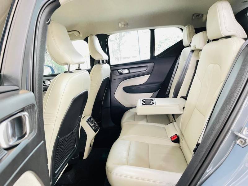 VOLVO - XC 40 - 2019/2020 - Cinza - R$ 159.990,00