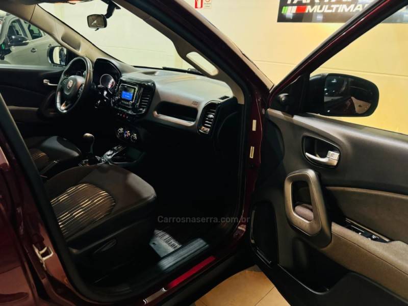 FIAT - TORO - 2017/2018 - Vermelha - R$ 88.990,00