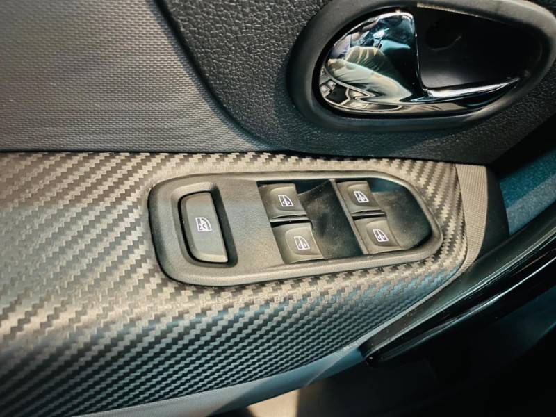 RENAULT - SANDERO - 2021/2022 - Prata - R$ 64.990,00