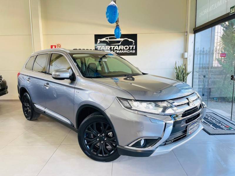 MITSUBISHI - OUTLANDER - 2017/2018 - Cinza - R$ 128.990,00