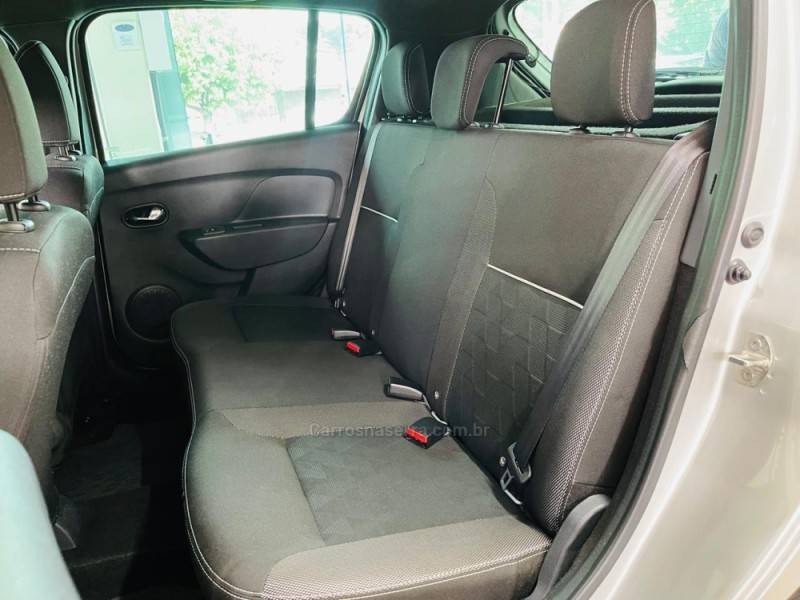 RENAULT - SANDERO - 2021/2022 - Prata - R$ 64.990,00