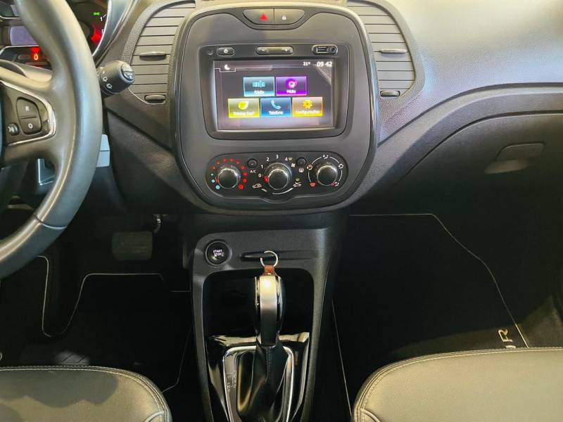 RENAULT - CAPTUR - 2020/2021 - Prata - R$ 81.990,00