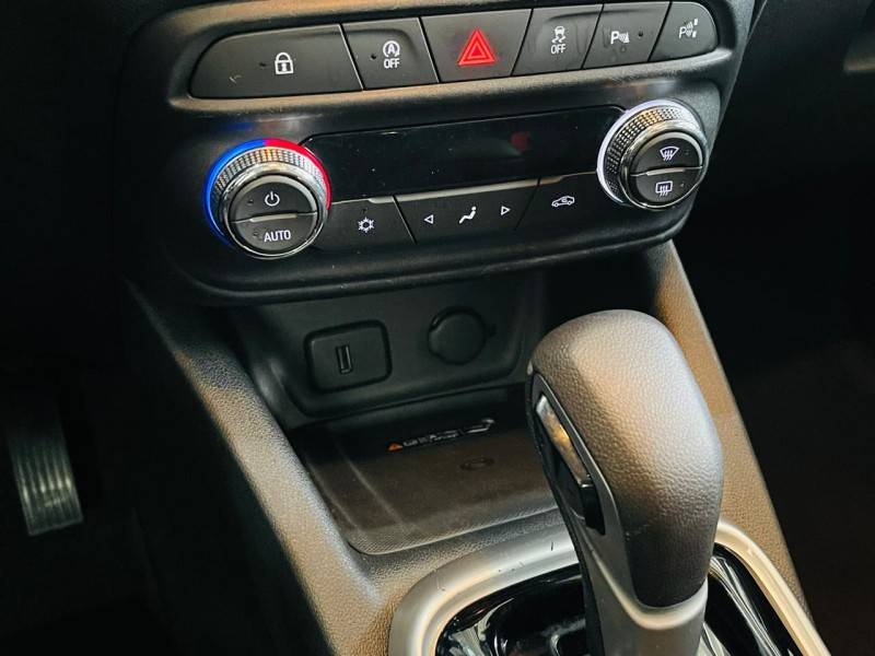 CHEVROLET - TRACKER - 2020/2021 - Preta - R$ 110.990,00