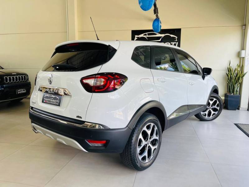 RENAULT - CAPTUR - 2017/2018 - Branca - R$ 76.990,00