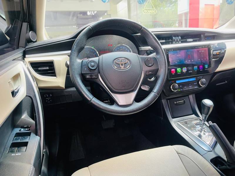 TOYOTA - COROLLA - 2015/2015 - Cinza - R$ 88.990,00